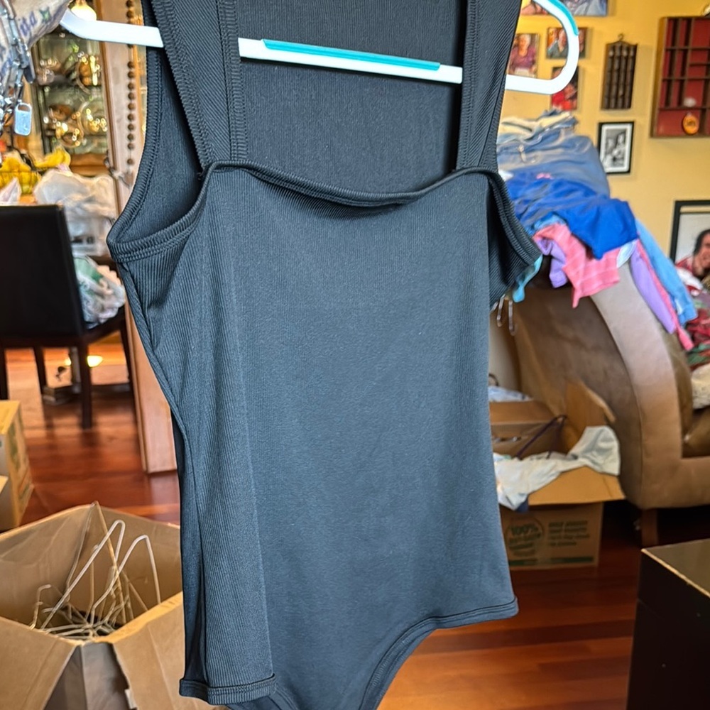 Black Sleeveless Bodysuit​